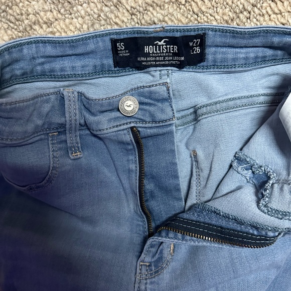 hollister jeans - Picture 3 of 3